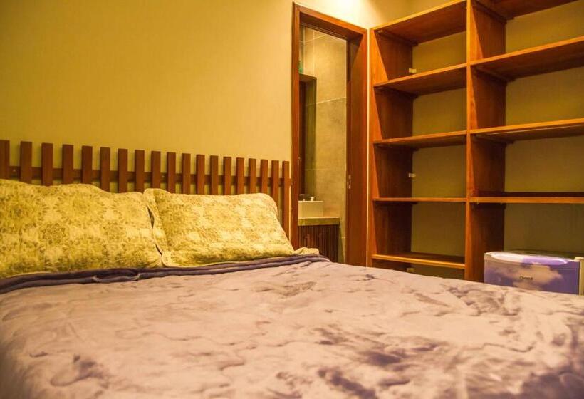 スイート, Surfcore House