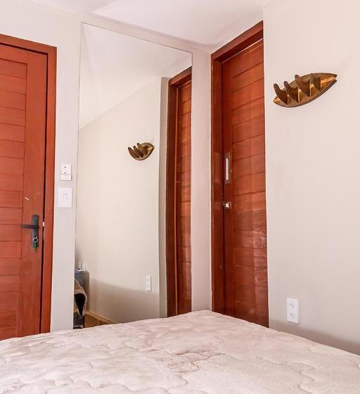 スタンダードルーム, Surfcore House