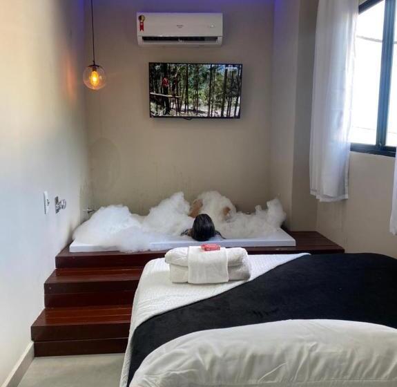 スタンダードスタジオ, Surfcore House