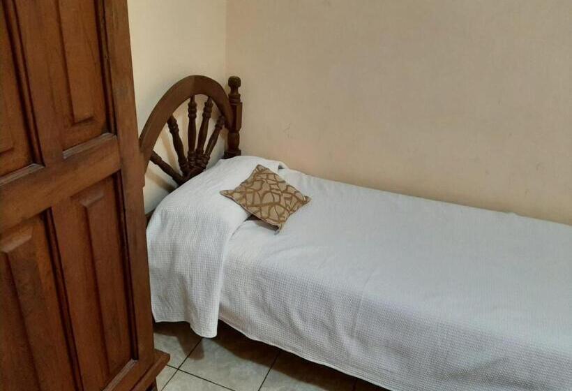 Номер Стандарт Трехместный, Hospedaje Legus