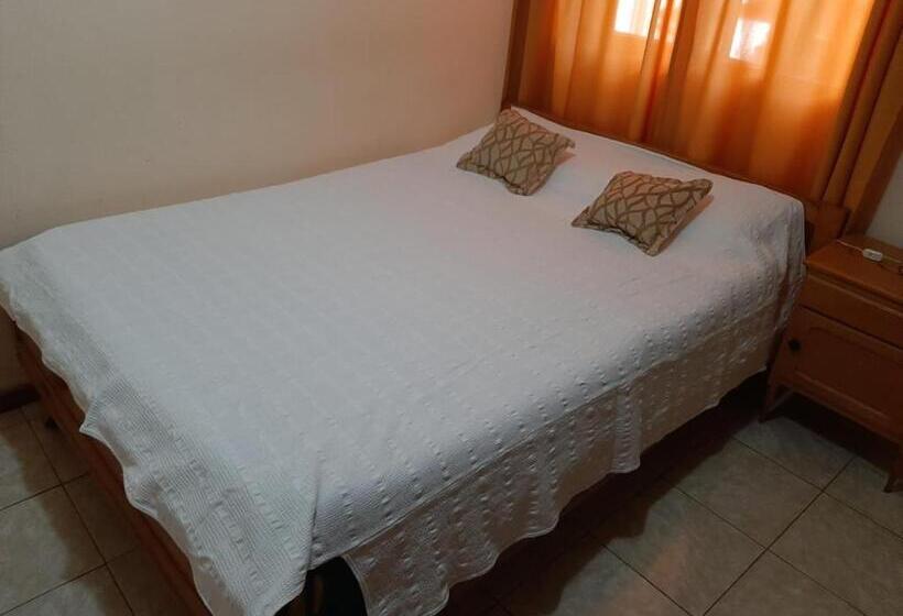 اتاق استاندارد سه نفره, Hospedaje Legus