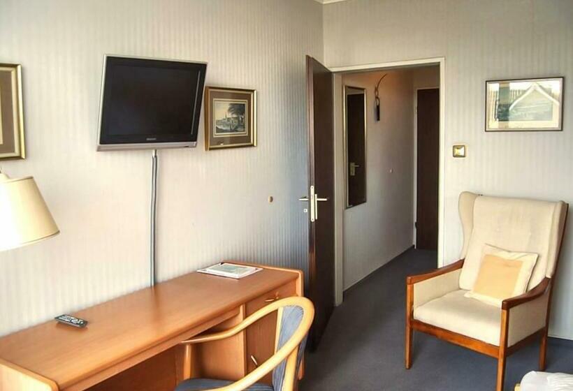 اتاق استاندارد یک تخته با بالکن, Das Miramar