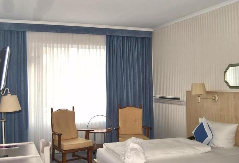 اتاق استاندارد با بالکن, Das Miramar