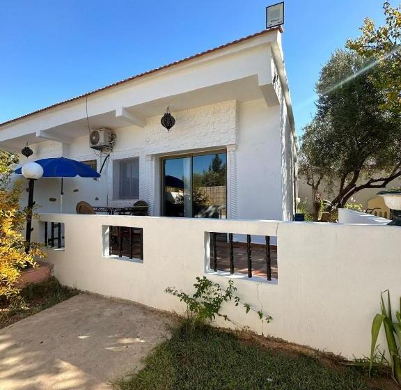 استودیوی لوکس, Maison D Hôtes La Ferme Aziza