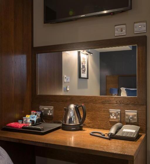 ファミリールーム, The John Russell Fox Wetherspoon