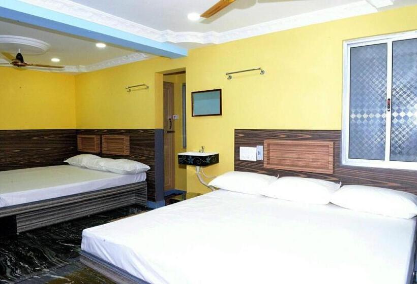 패밀리 룸, Vasanth Villa