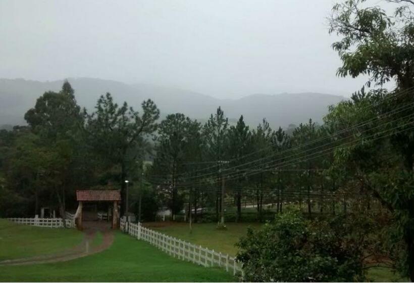 家庭间, Pousada Som Das águas Bueno Brandão