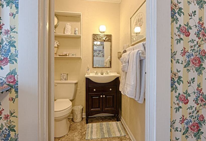 جناح ديلوكس مع إطلالة على النهر, Broad River Inn