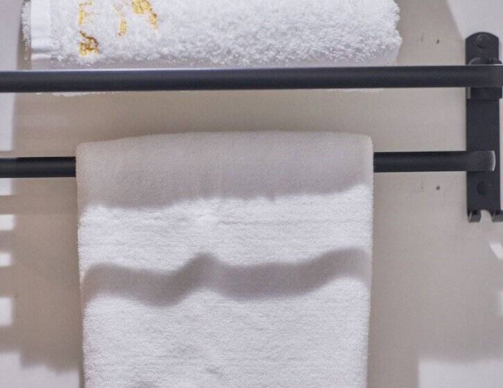 غرفة قياسية, Best Wishes Poetic Villa