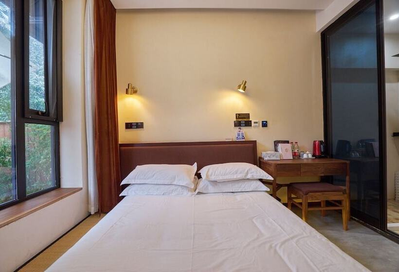 غرفة قياسية, Best Wishes Poetic Villa