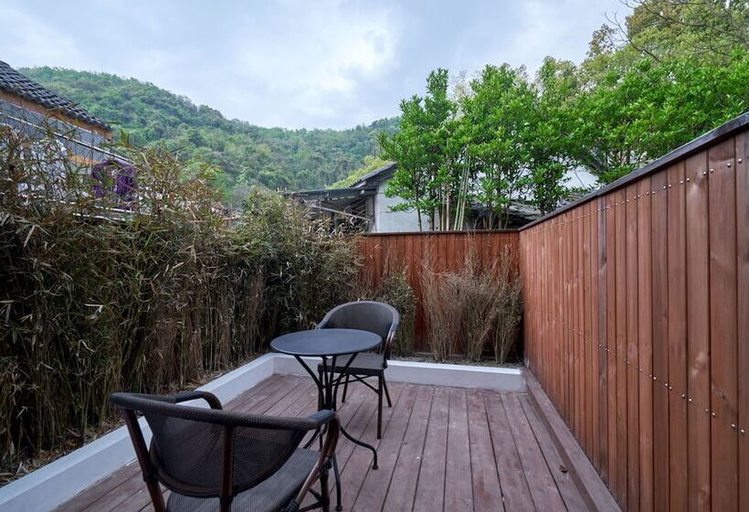 غرفة عائلية, Best Wishes Poetic Villa