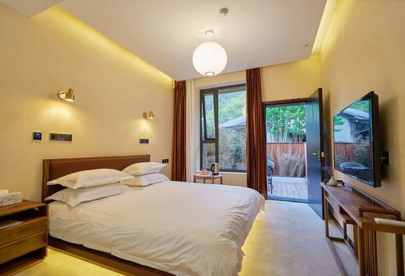 غرفة عائلية, Best Wishes Poetic Villa