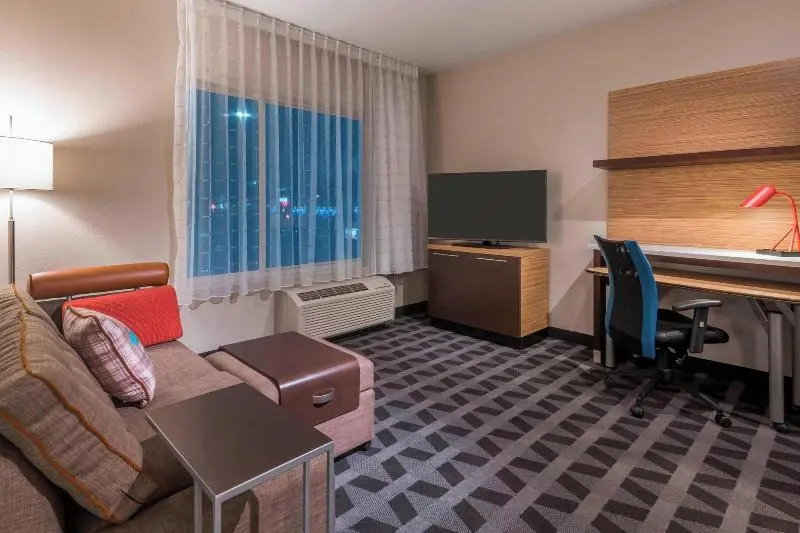 Suite Queen Bed, Towneplace Suites By Marriott Hays