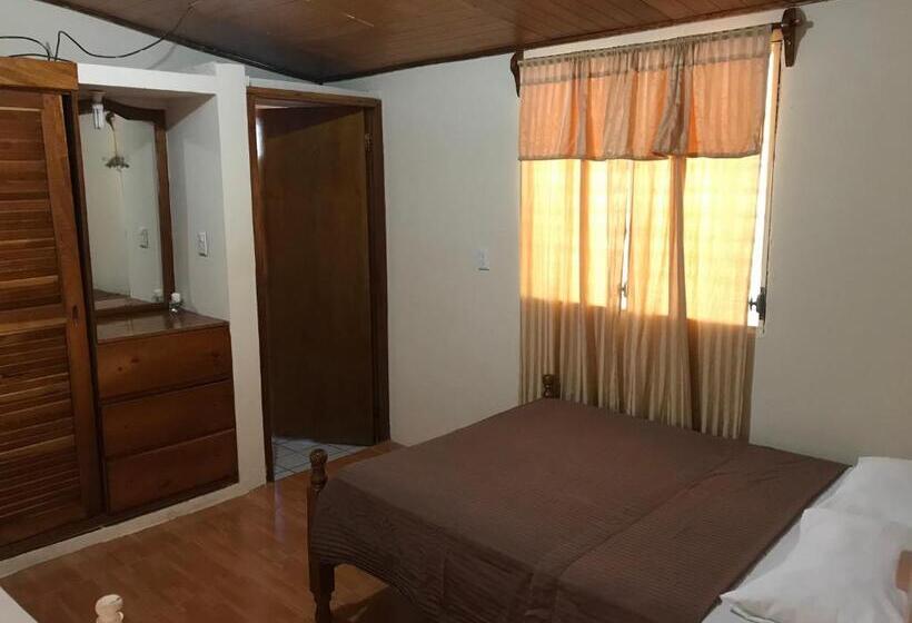 غرفة عائلية, Hostal Augustos