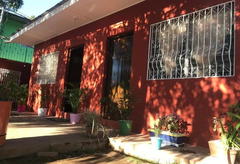 غرفة عائلية, Hostal Augustos