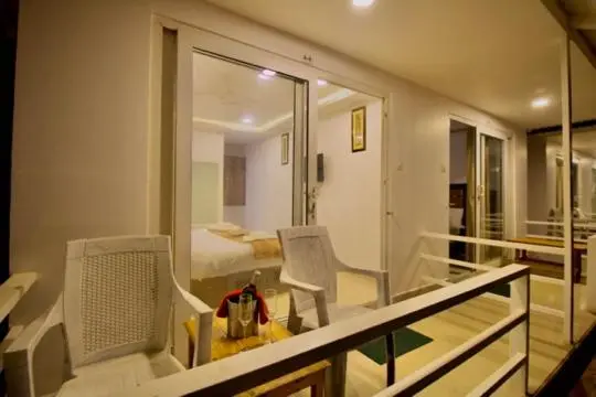 キングサイズベッドのデラックスルーム, Arabian Sands Beach Resort