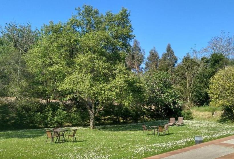 标准间内部标间, El Cuadron