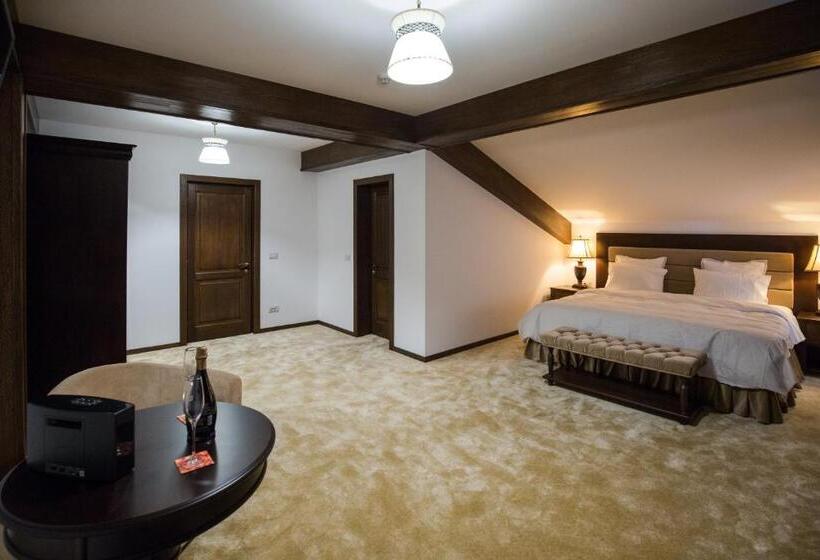 اتاق لوکس با تخت بزرگ, Bran Monte Crai Chalet
