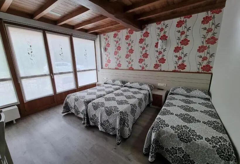 Standard Kolmen Hengen Huone, Pensión Ribadiso