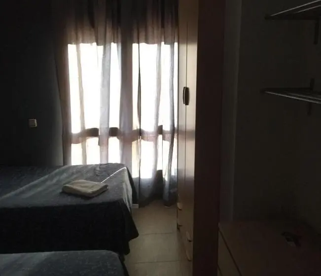 اتاق استاندارد سه نفره, Hostal Del Carmen