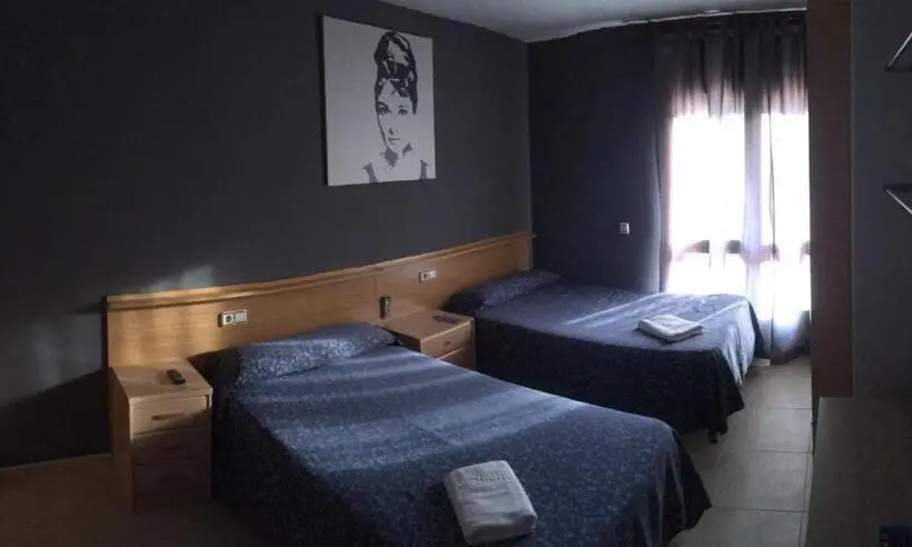 اتاق استاندارد سه نفره, Hostal Del Carmen