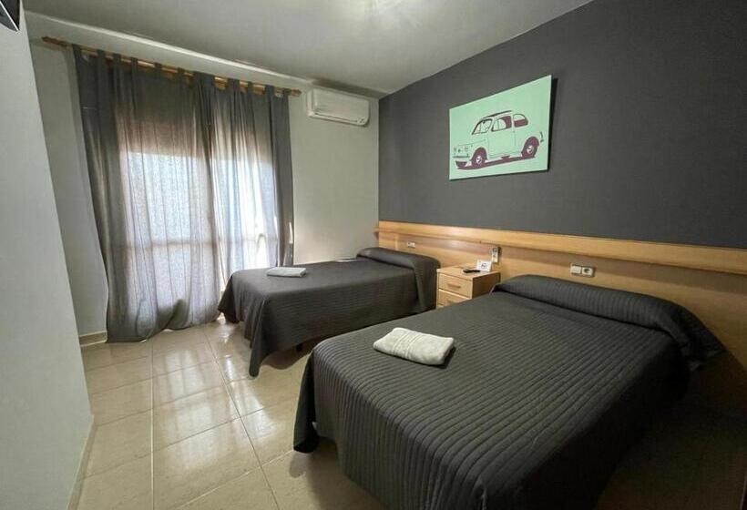 اتاق استاندارد سه نفره, Hostal Del Carmen