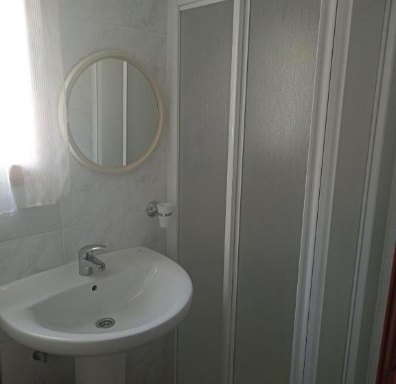 スタンダード４人部屋, Hostal El Desvío