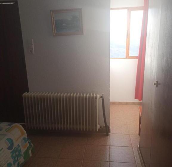 スタンダードルーム, Hostal El Desvío