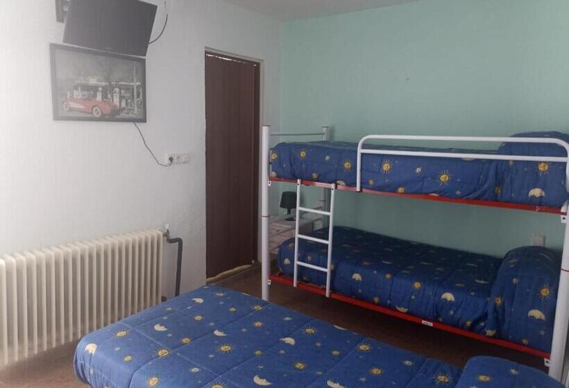 ベーシックトリプルルーム, Hostal El Desvío