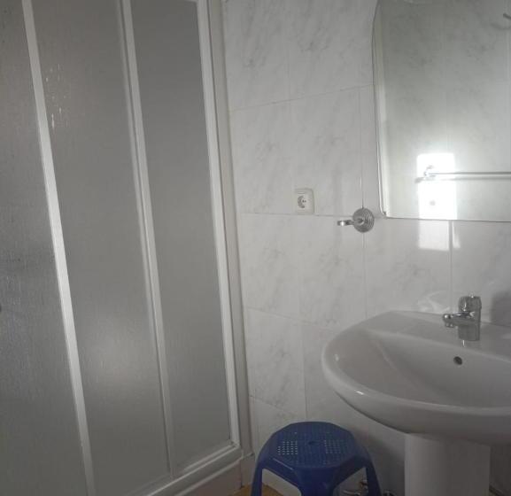 ベーシックトリプルルーム, Hostal El Desvío