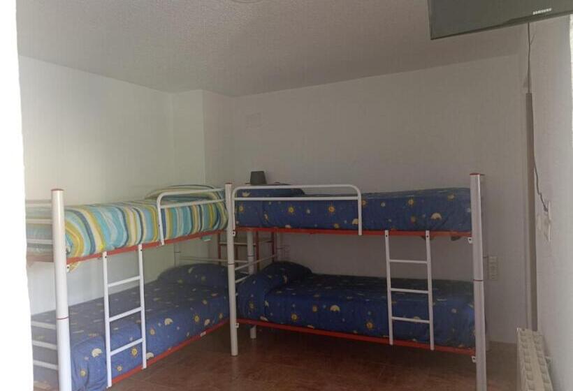 スタンダード４人部屋, Hostal El Desvío