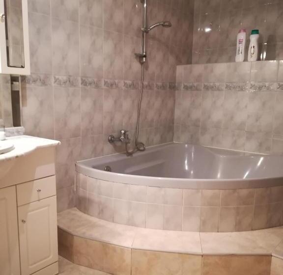 اتاق استاندارد چهار تخته, Hostal Brunete