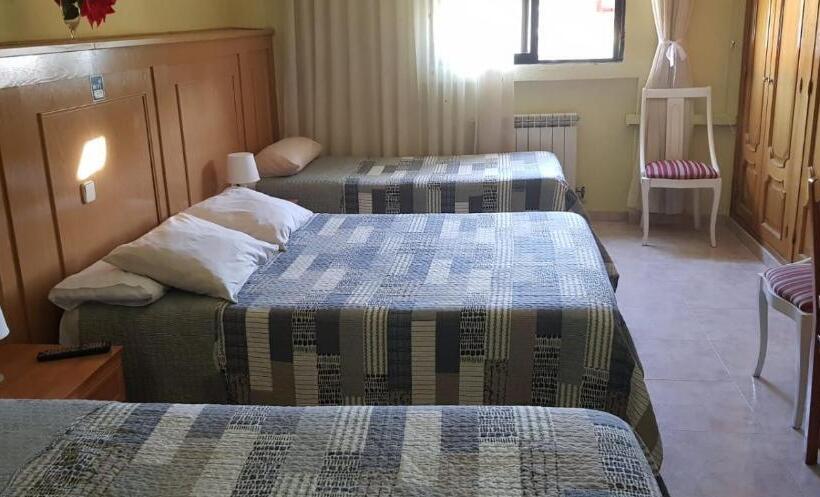 Четырехместный Номер Стандарт, Hostal Brunete
