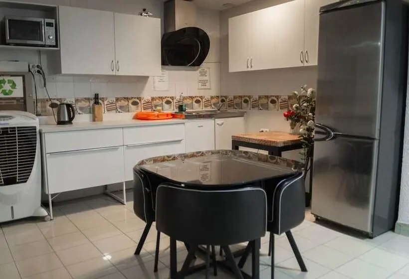 اتاق استاندارد, Go Bcn Hostal Ideal Badal Hostel