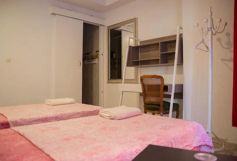اتاق استاندارد, Go Bcn Hostal Ideal Badal Hostel