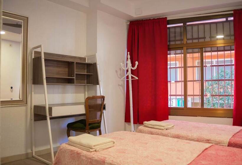 Номер Стандарт, Go Bcn Hostal Ideal Badal   Hostel