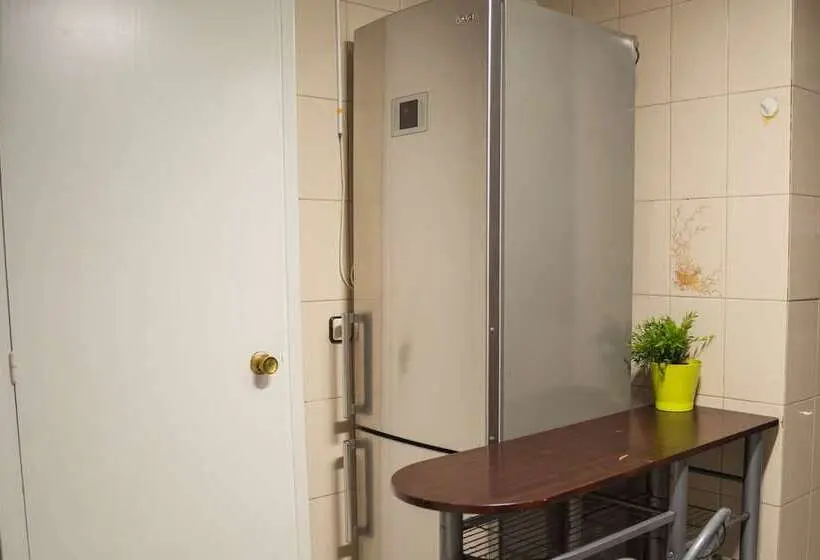 اتاق استاندارد با سرویس بهداشتی مشترک, Go Bcn Hostal Ideal Badal Hostel