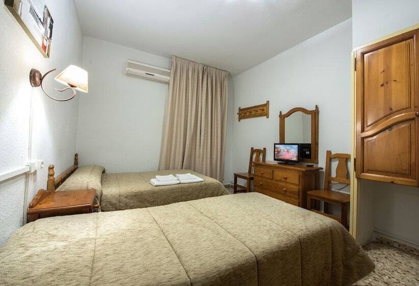 家庭间, Hostal Santa Barbara