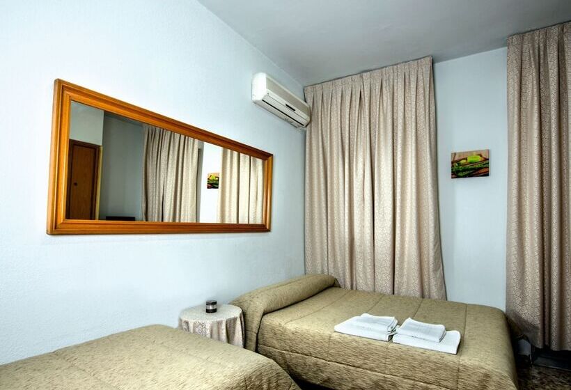 اتاق خانوادگی, Hostal Santa Barbara