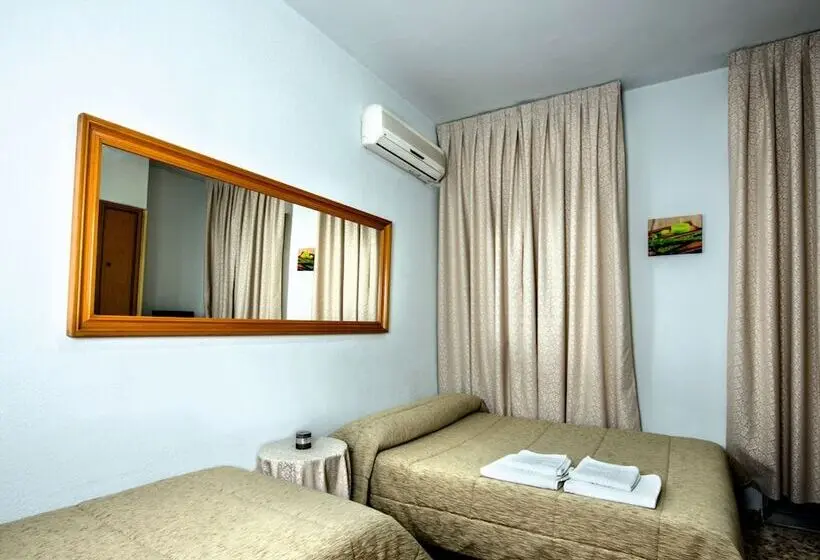 اتاق خانوادگی, Hostal Santa Barbara