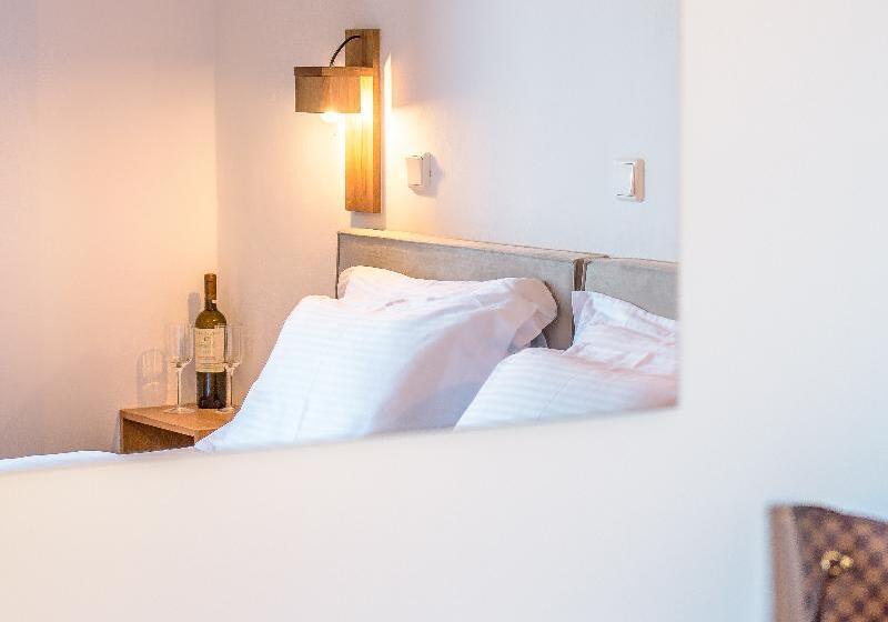 اتاق استاندارد, Hostal Santa Barbara