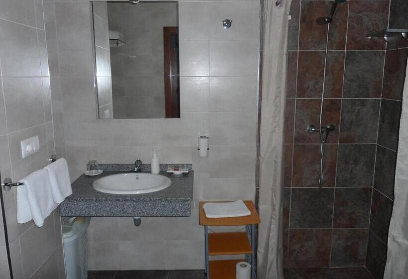 标准三人间, Hostal Via Del Caminante