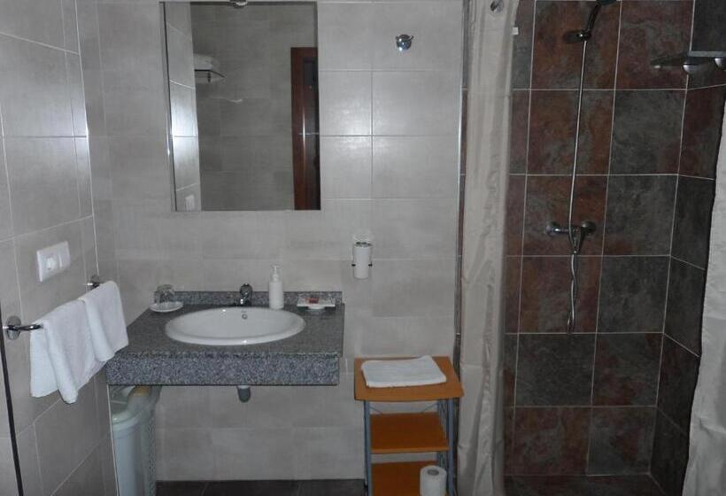 标准三人间, Hostal Via Del Caminante