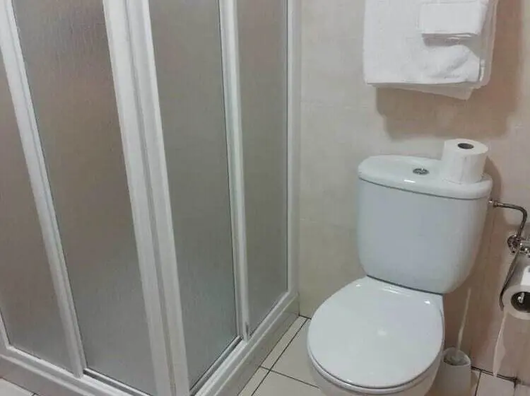 スタンダードルーム, Pensión Residencia Caola