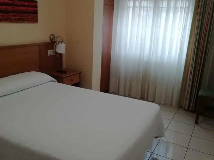 スタンダードルーム, Pensión Residencia Caola