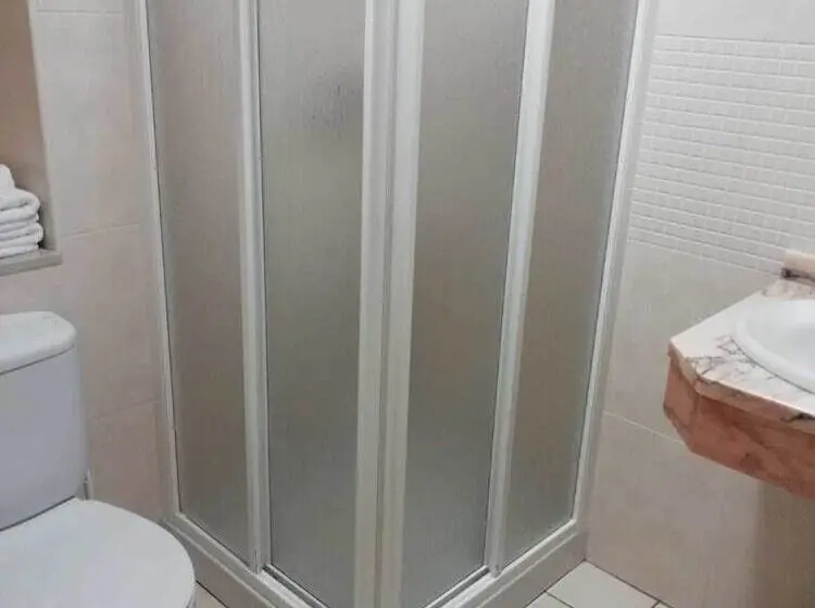 スタンダードトリプルルーム, Pensión Residencia Caola