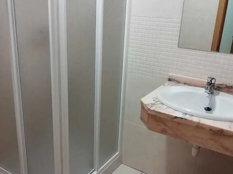 スタンダードトリプルルーム, Pensión Residencia Caola