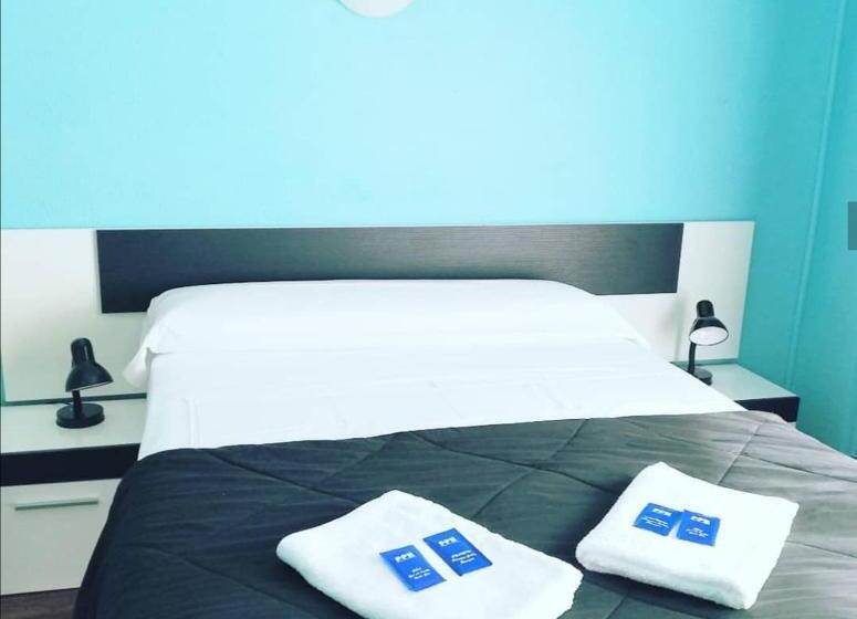 غرفة قياسية حمام مشترك, Txoko Maitea Pentsioa