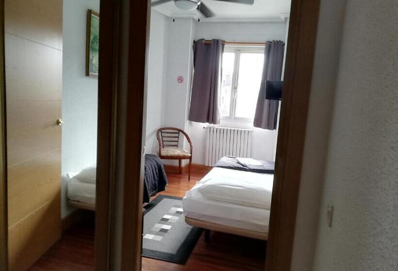 חדר משפחתי, Txoko Maitea Pentsioa