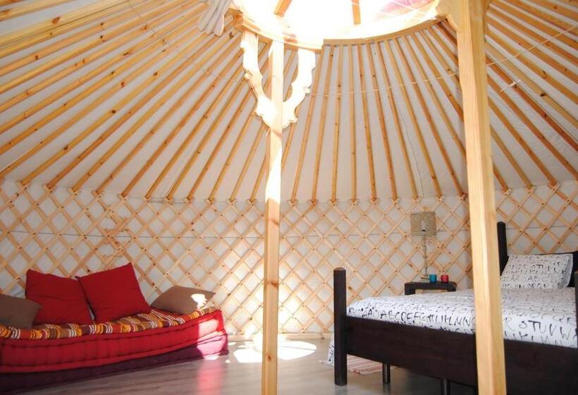 山景套房, Campo De Reyes